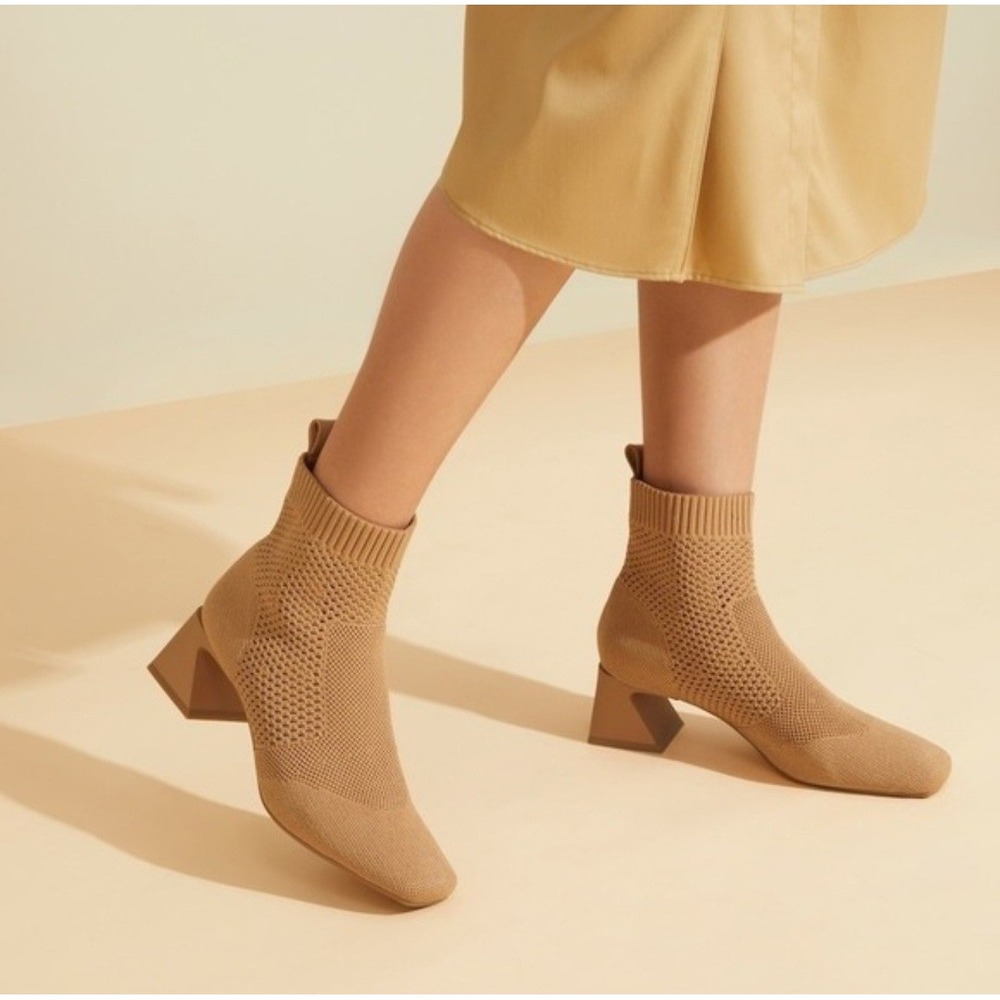 Vivaia Melissa Tan Knit Square Toe Block Heel Sock Ankle Boots Size 37